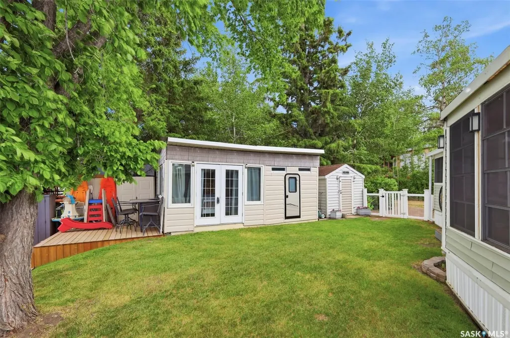 71 Poplar Beach Wakaw Lake SK S0K 4P0