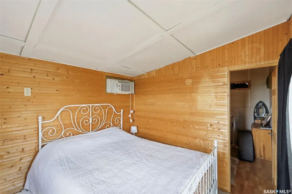 71 Poplar Beach Wakaw Lake SK S0K 4P0