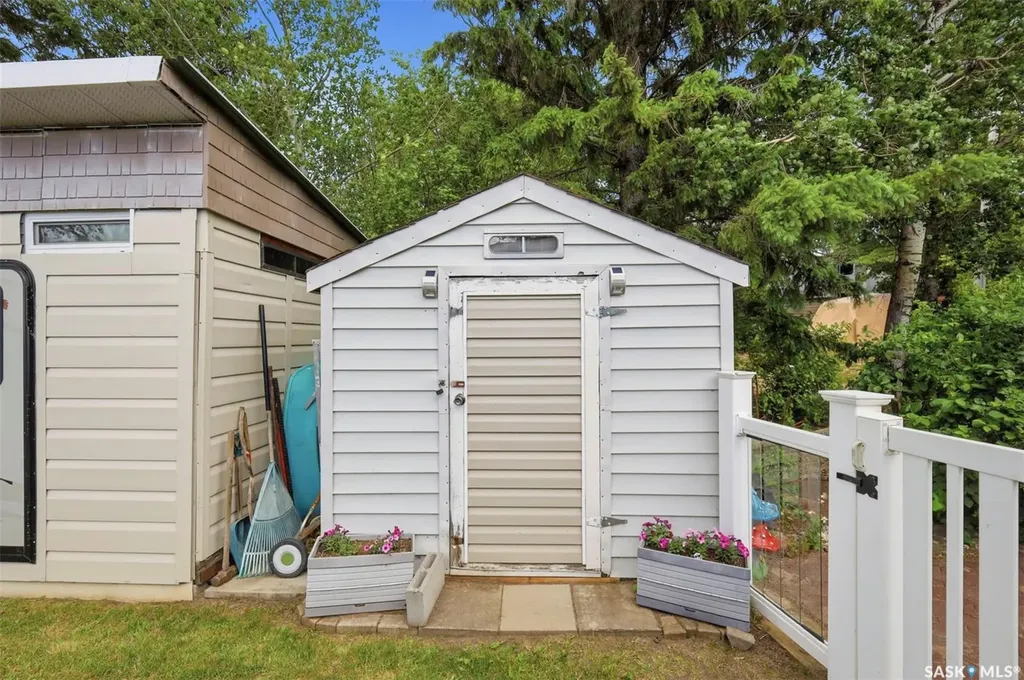71 Poplar Beach Wakaw Lake SK S0K 4P0
