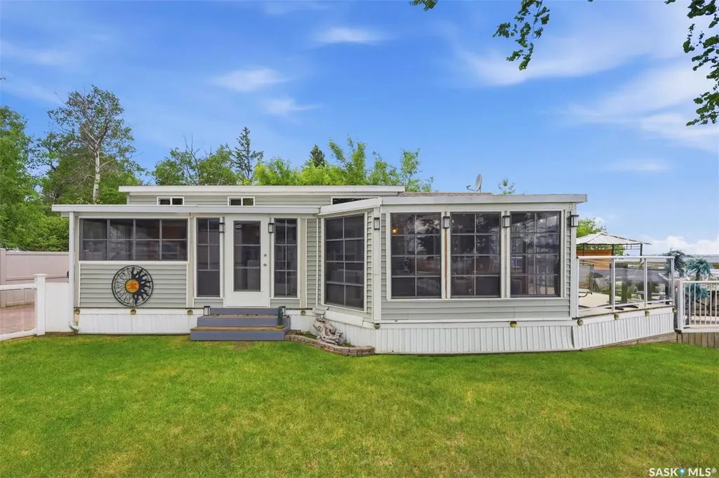 71 Poplar Beach Wakaw Lake SK S0K 4P0