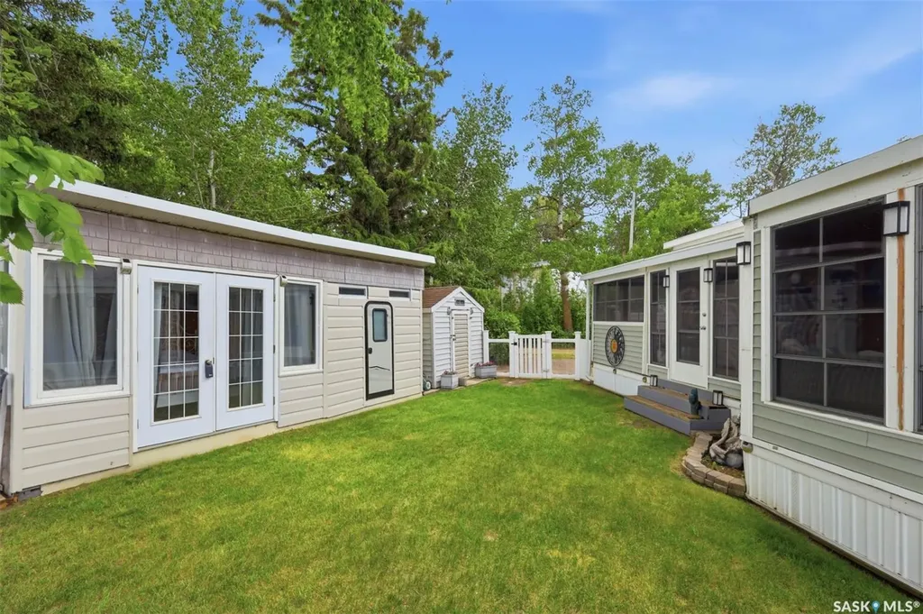 71 Poplar Beach Wakaw Lake SK S0K 4P0
