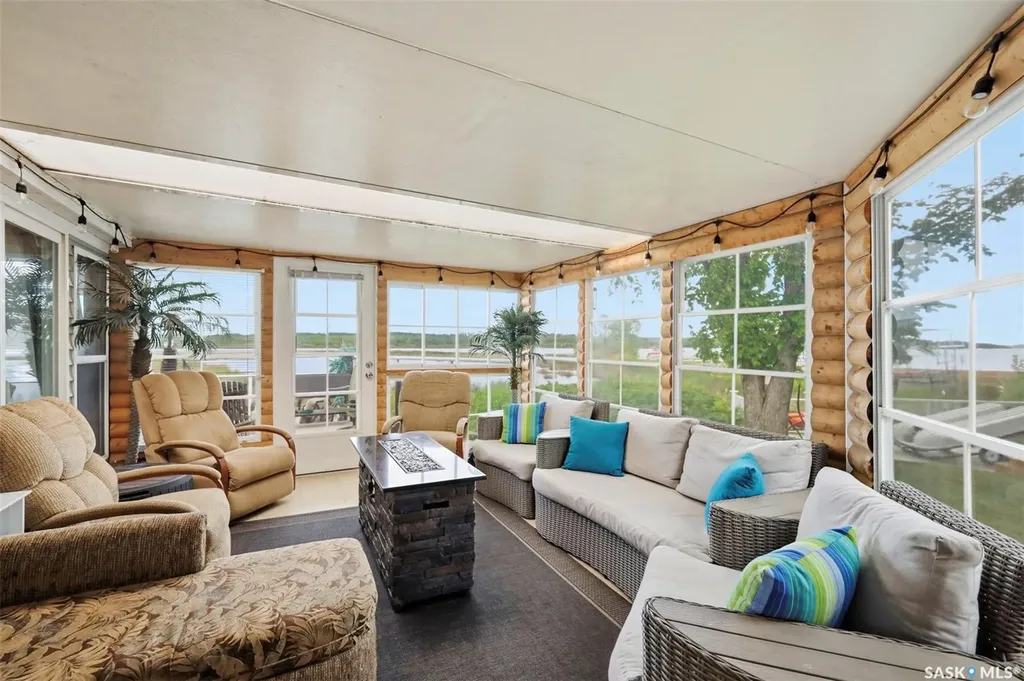 71 Poplar Beach Wakaw Lake SK S0K 4P0