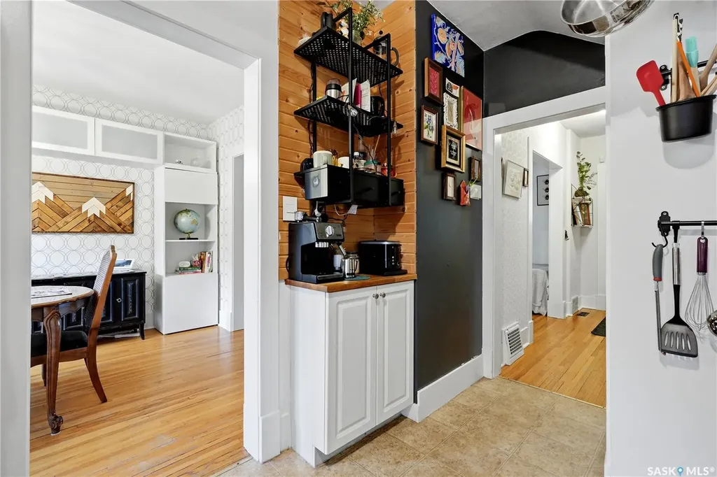 204 26th Street W Saskatoon SK S7L 0H6