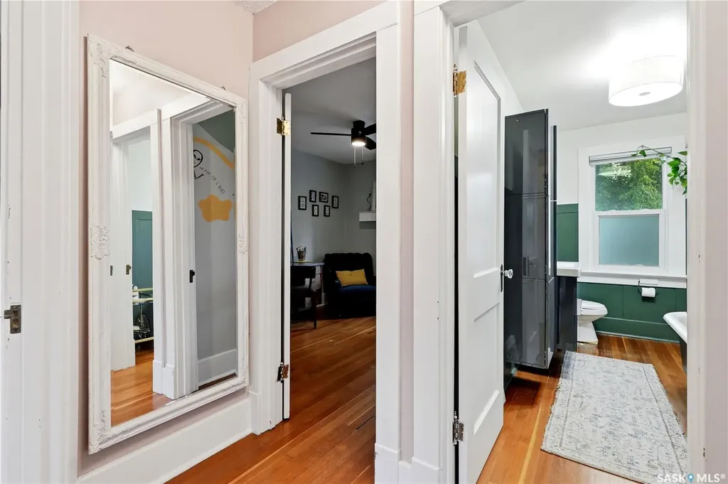 204 26th Street W Saskatoon SK S7L 0H6