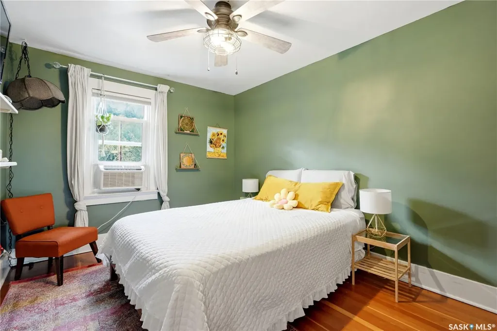 204 26th Street W Saskatoon SK S7L 0H6