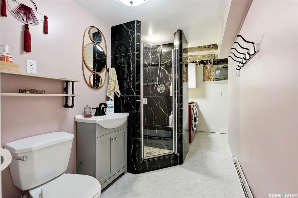 204 26th Street W Saskatoon SK S7L 0H6
