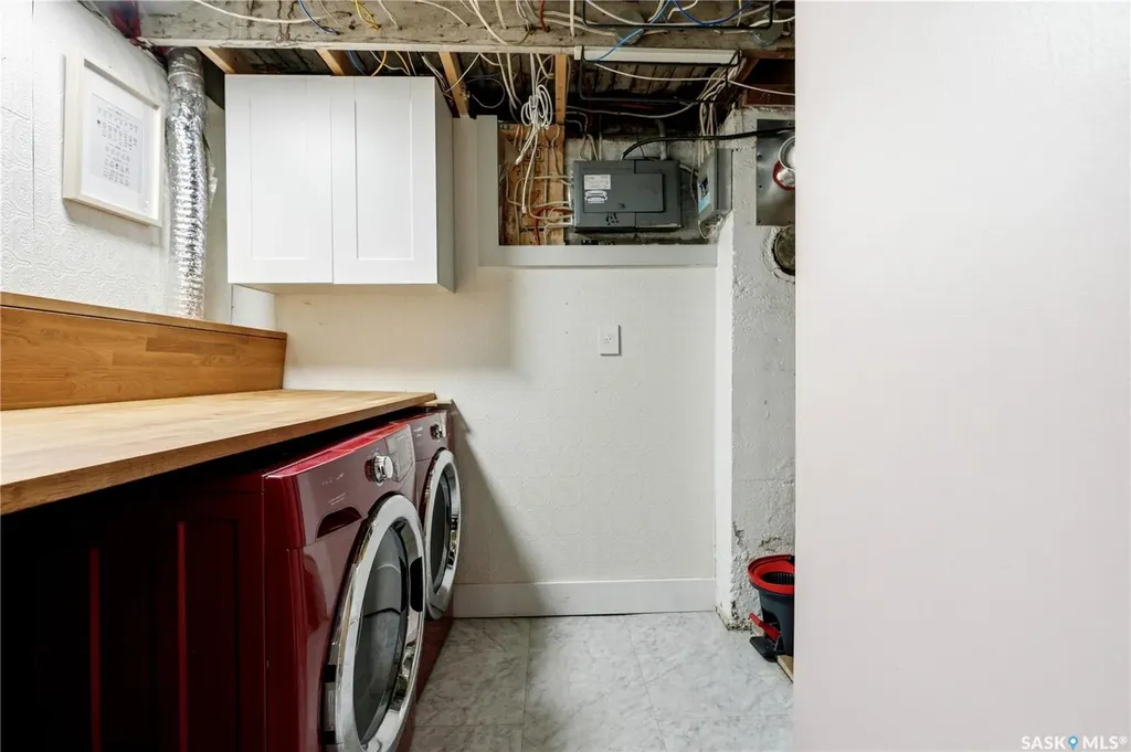 204 26th Street W Saskatoon SK S7L 0H6