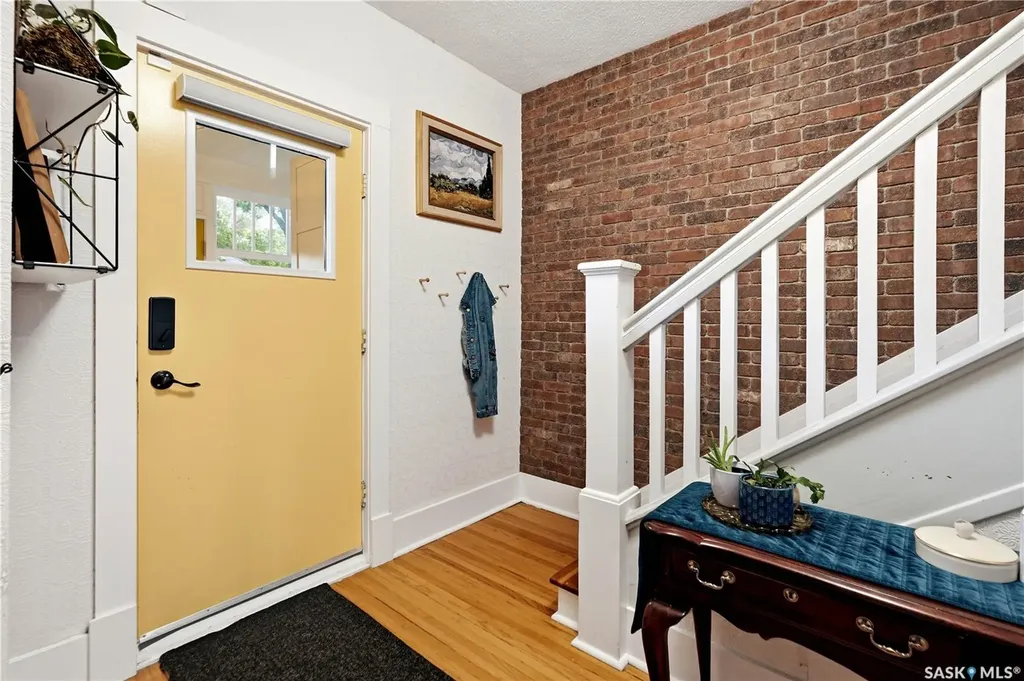 204 26th Street W Saskatoon SK S7L 0H6