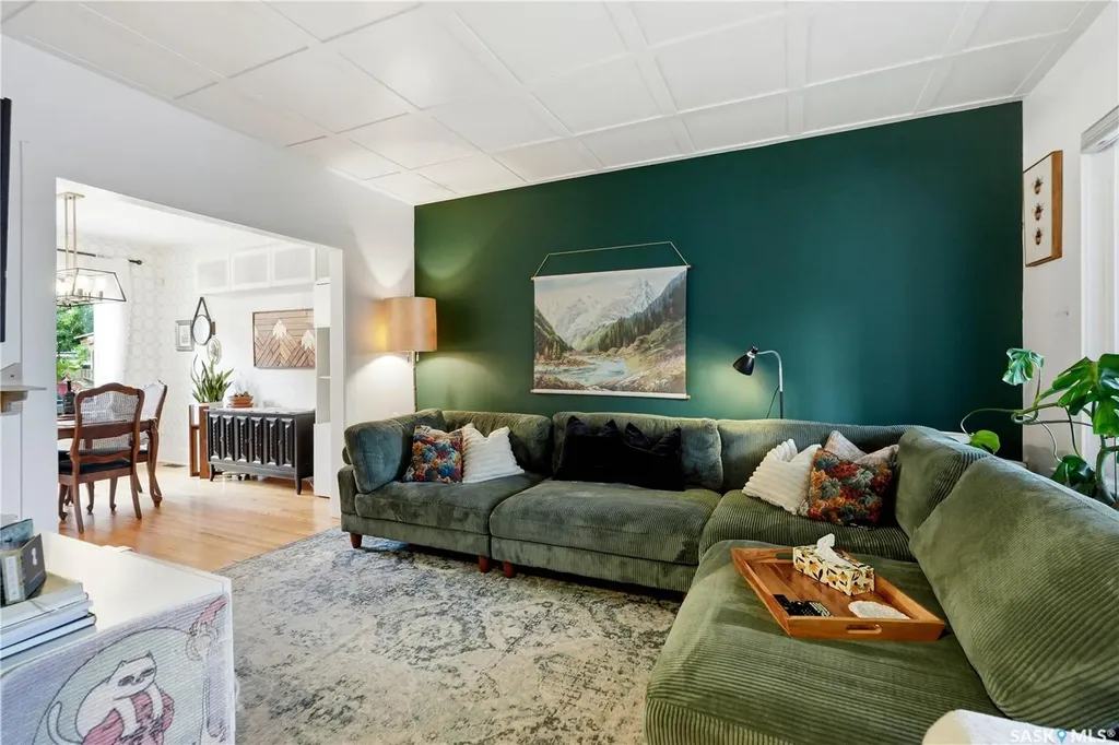 204 26th Street W Saskatoon SK S7L 0H6