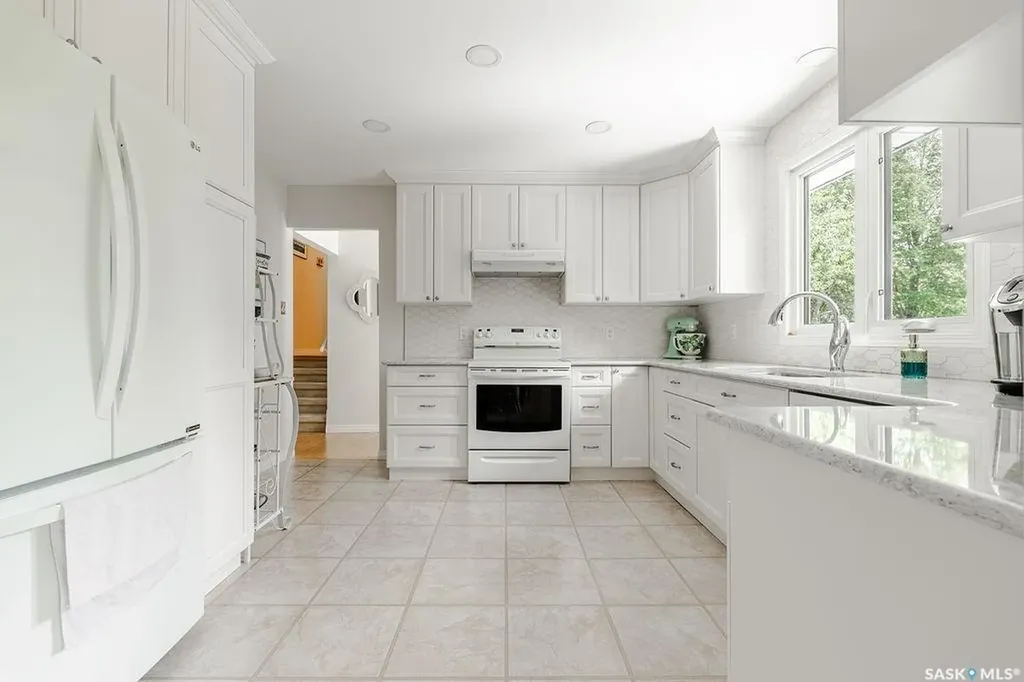 10 Capilano Drive Saskatoon SK S7K 4A5