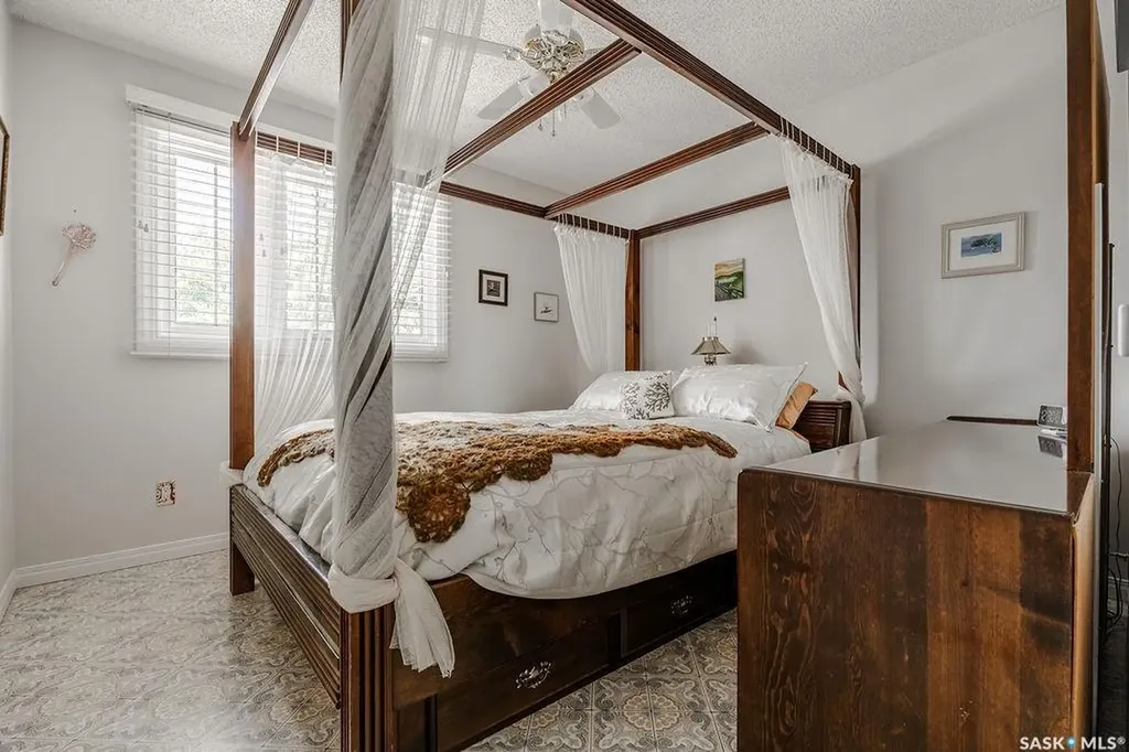 10 Capilano Drive Saskatoon SK S7K 4A5