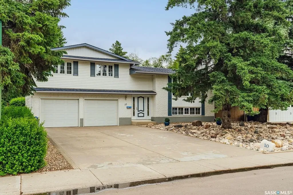 10 Capilano Drive Saskatoon SK S7K 4A5