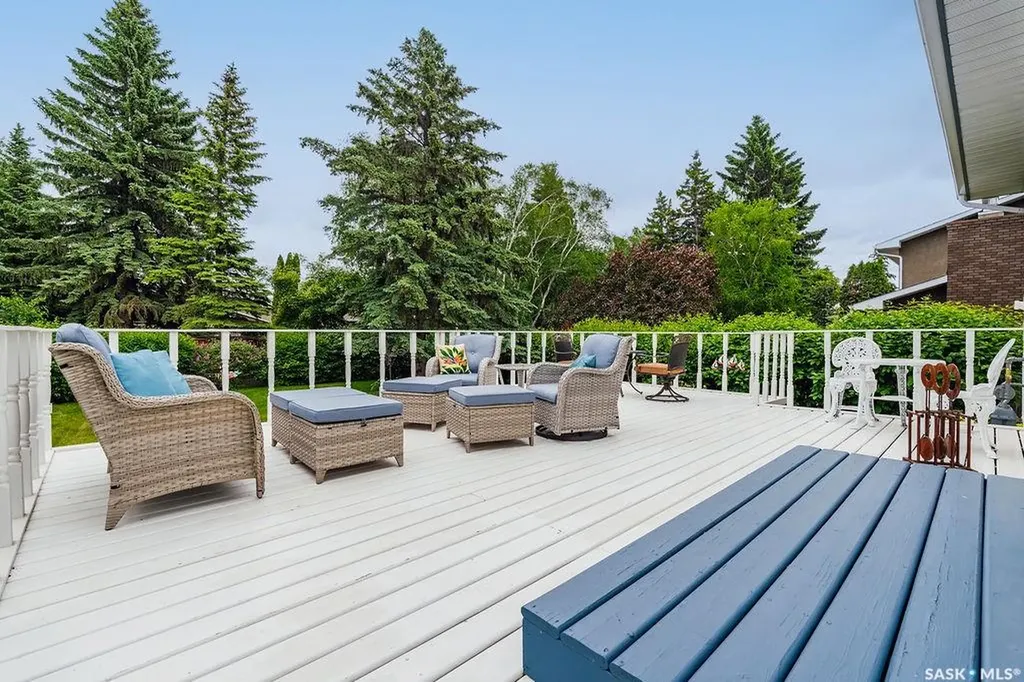 10 Capilano Drive Saskatoon SK S7K 4A5