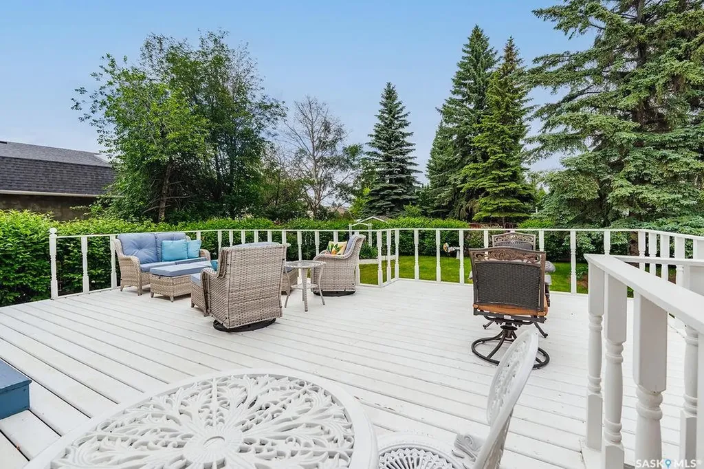 10 Capilano Drive Saskatoon SK S7K 4A5