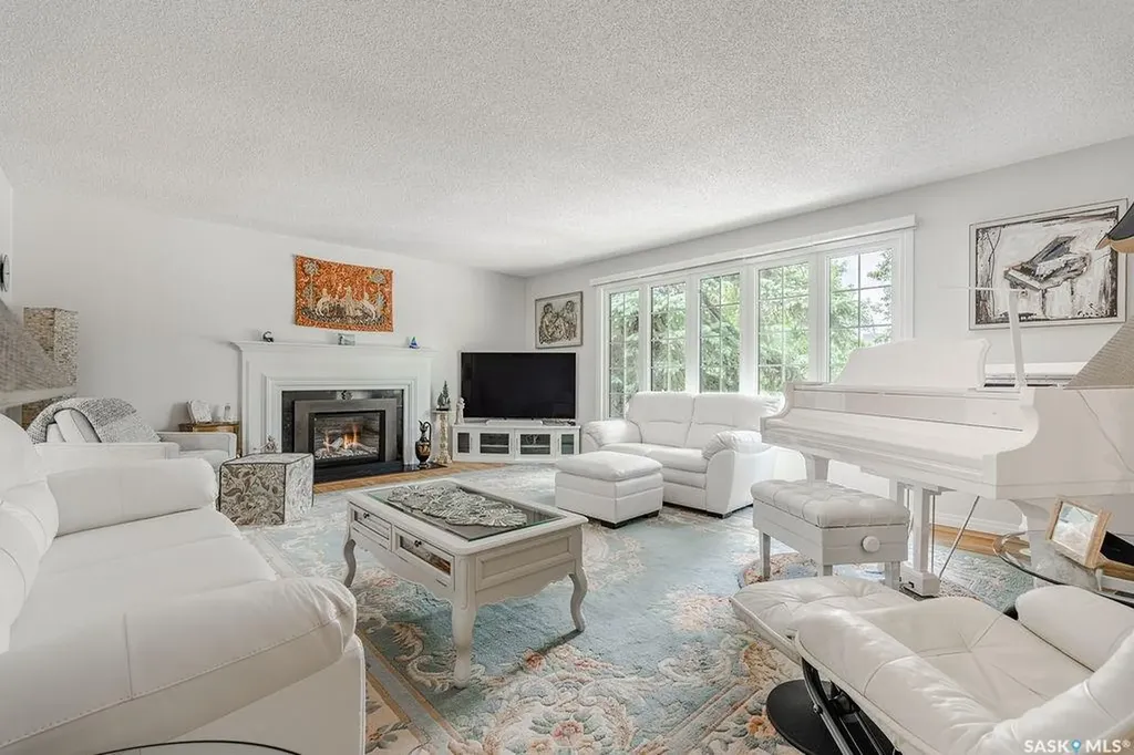 10 Capilano Drive Saskatoon SK S7K 4A5