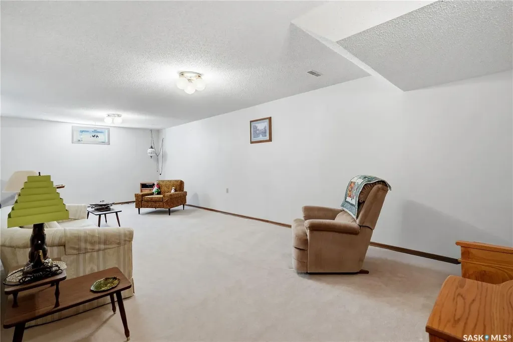 710 3rd Avenue Pilot Butte SK S0G 0H5