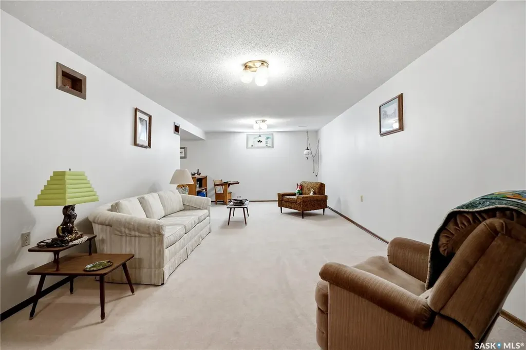 710 3rd Avenue Pilot Butte SK S0G 0H5