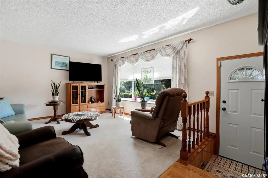 710 3rd Avenue Pilot Butte SK S0G 0H5