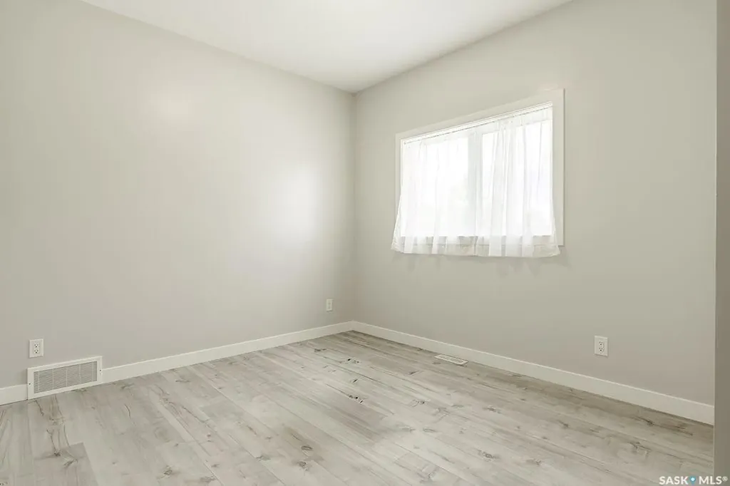 1539 E Avenue N Saskatoon SK S7L 1T9