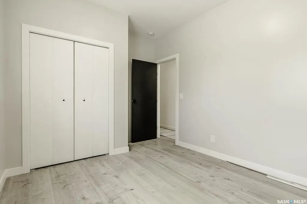 1539 E Avenue N Saskatoon SK S7L 1T9