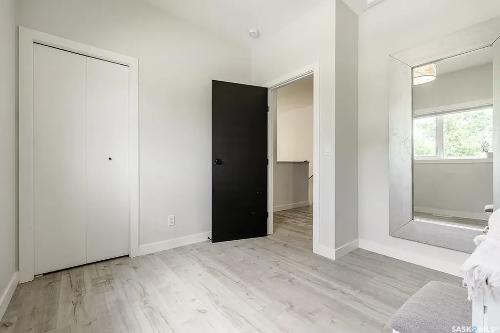 1539 E Avenue N Saskatoon SK S7L 1T9