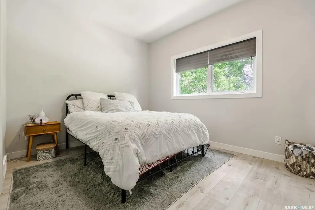 1539 E Avenue N Saskatoon SK S7L 1T9