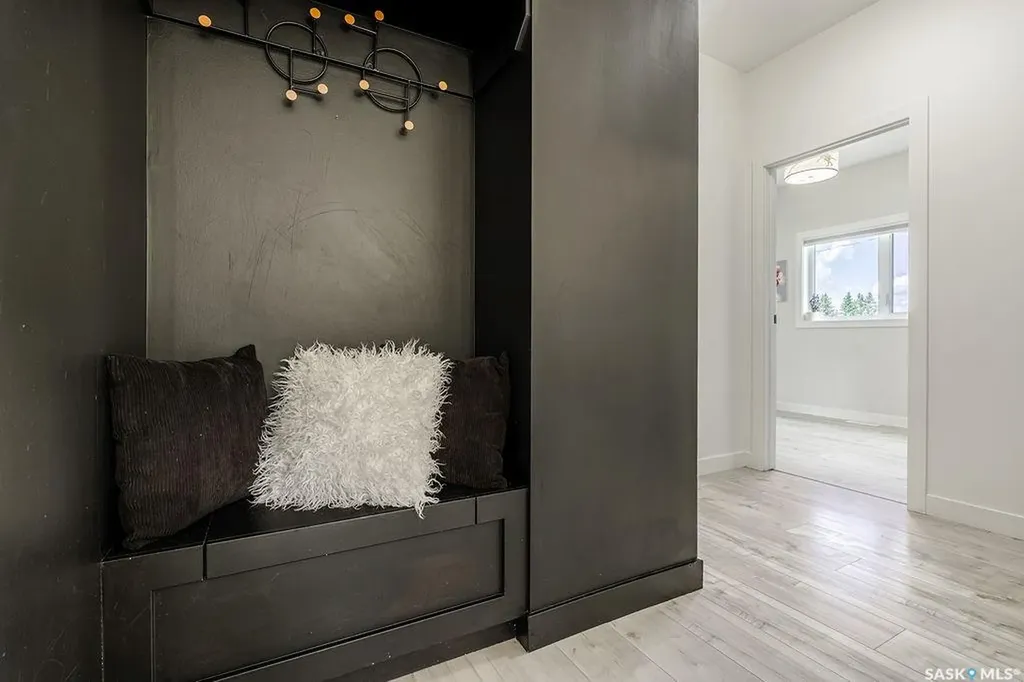 1539 E Avenue N Saskatoon SK S7L 1T9