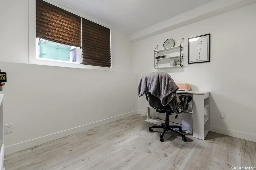 1539 E Avenue N Saskatoon SK S7L 1T9