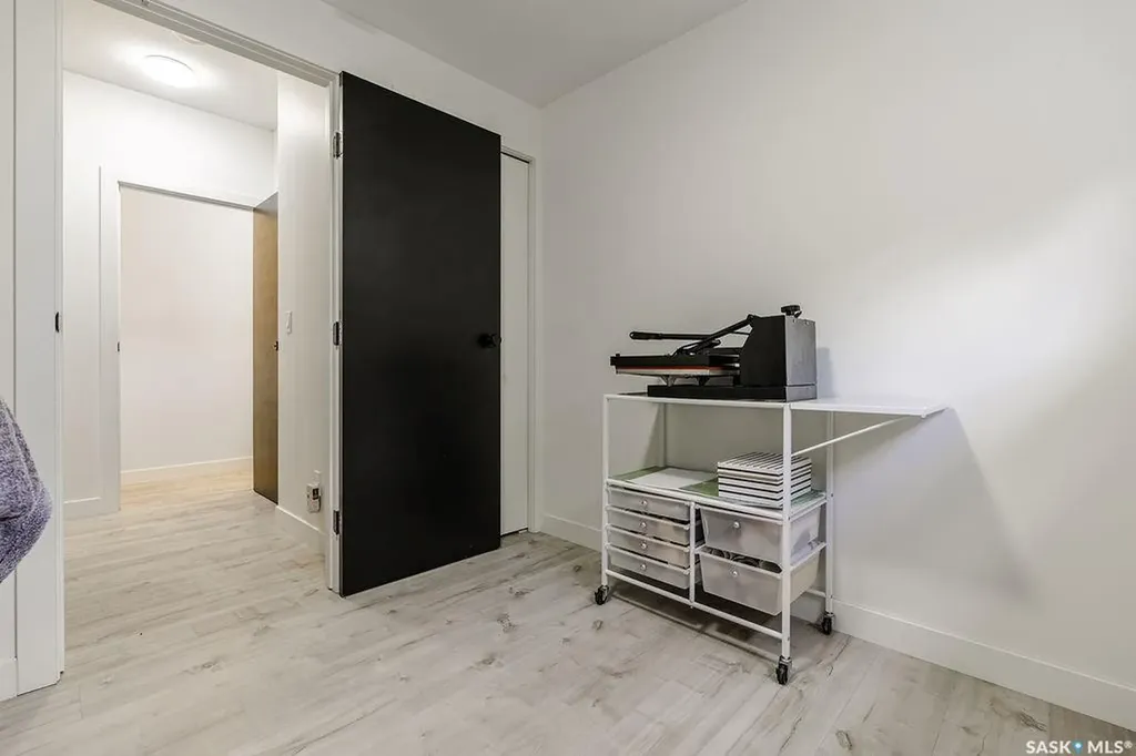 1539 E Avenue N Saskatoon SK S7L 1T9