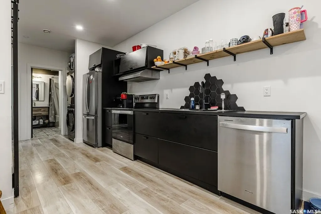 1539 E Avenue N Saskatoon SK S7L 1T9