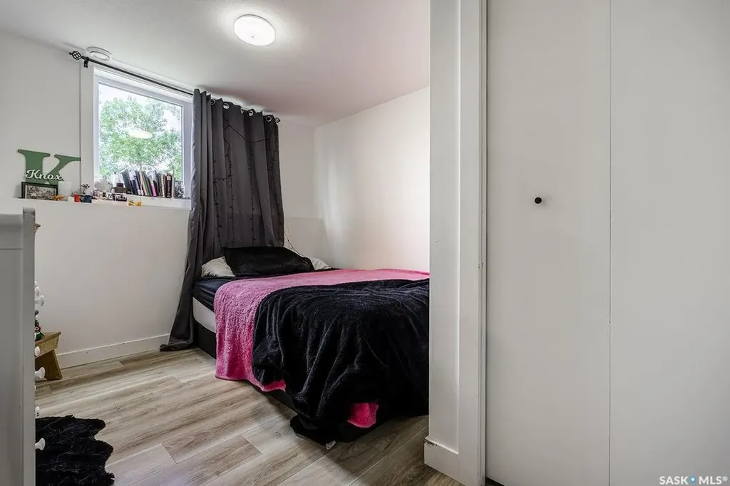 1539 E Avenue N Saskatoon SK S7L 1T9