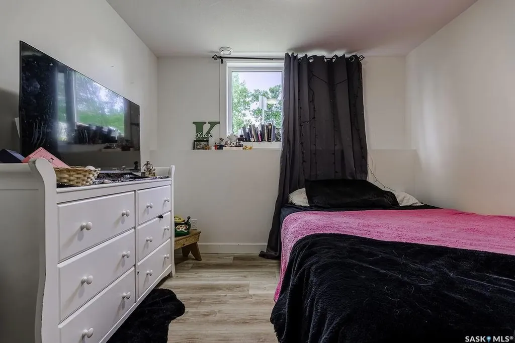 1539 E Avenue N Saskatoon SK S7L 1T9