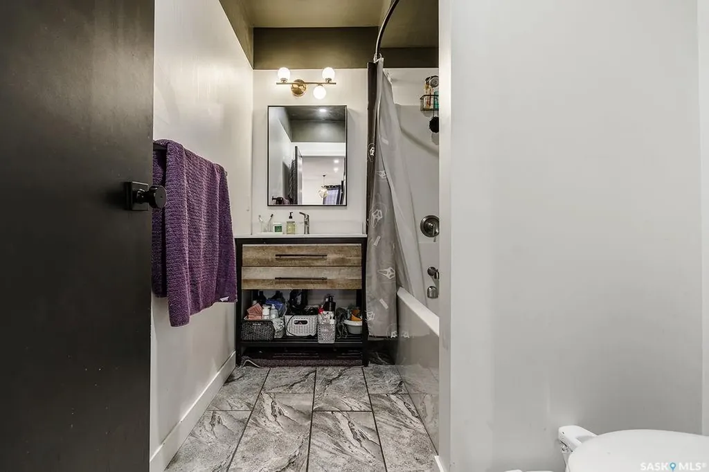 1539 E Avenue N Saskatoon SK S7L 1T9