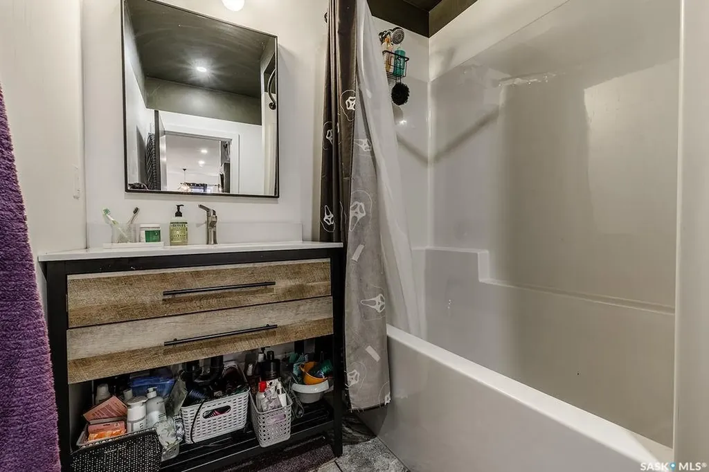 1539 E Avenue N Saskatoon SK S7L 1T9