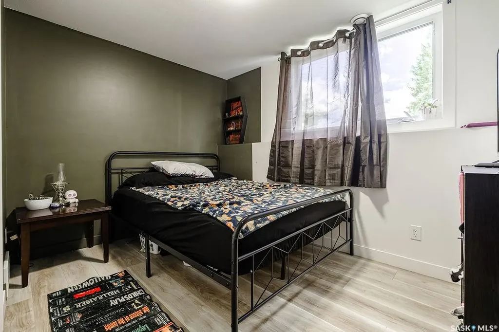 1539 E Avenue N Saskatoon SK S7L 1T9