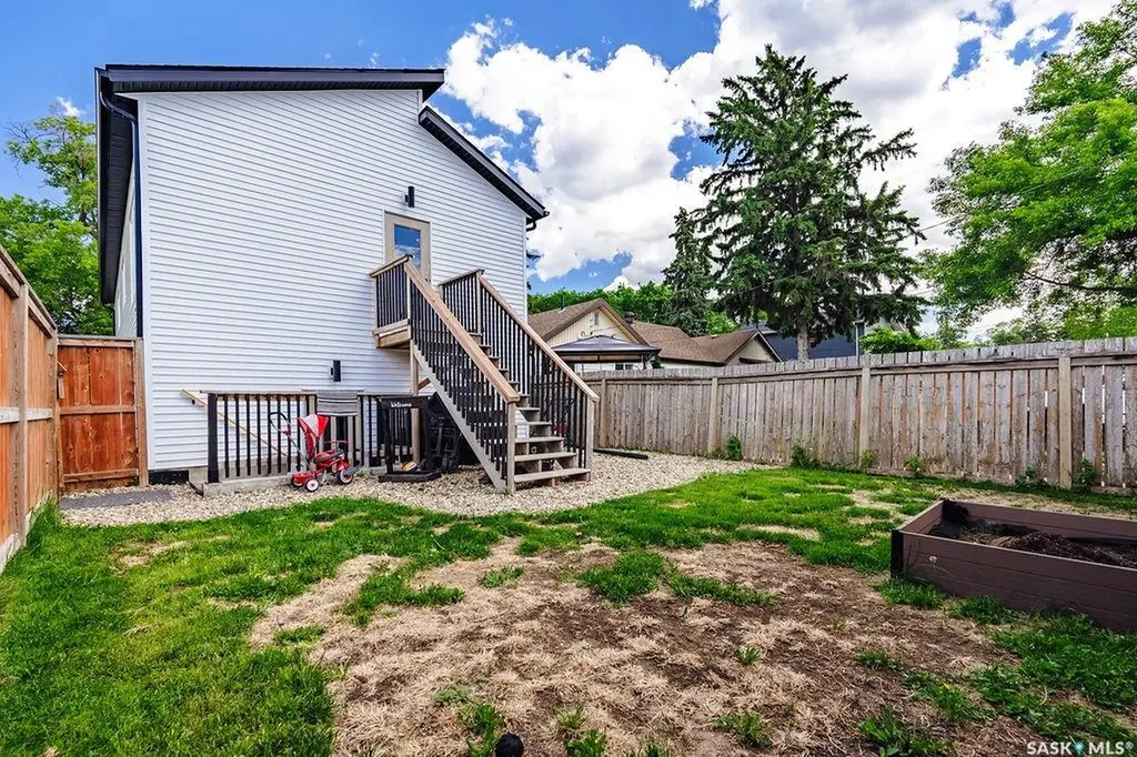 1539 E Avenue N Saskatoon SK S7L 1T9