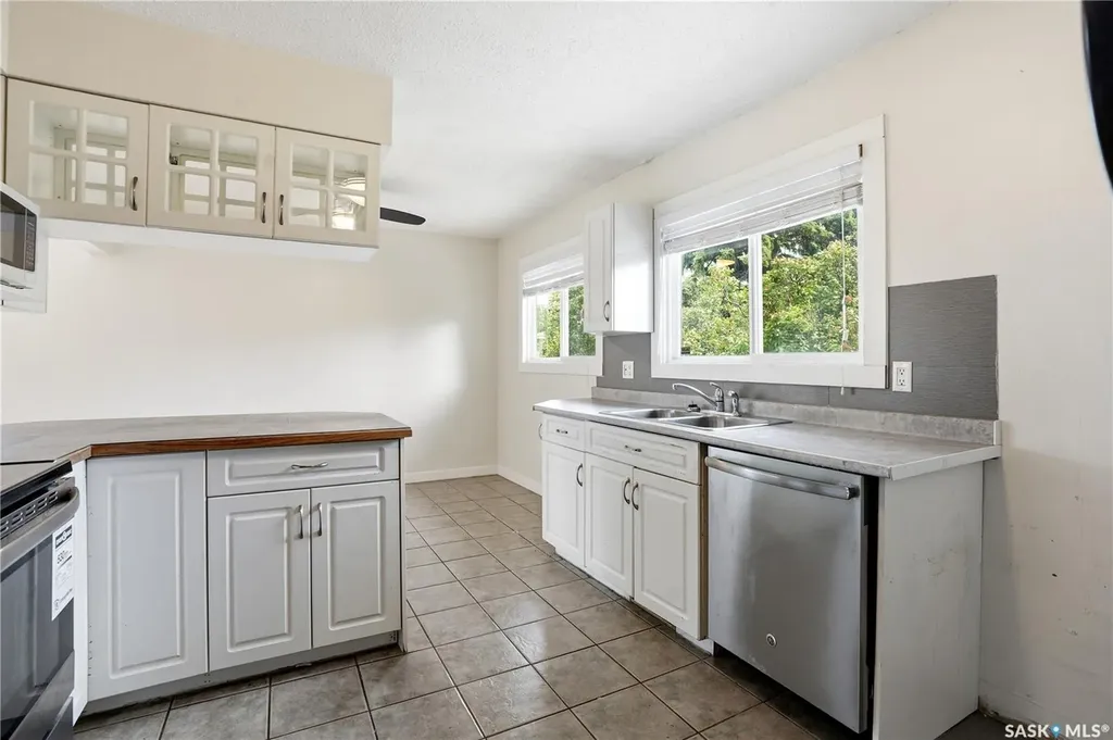 1308 Preston Avenue S Saskatoon SK S7H 2V4