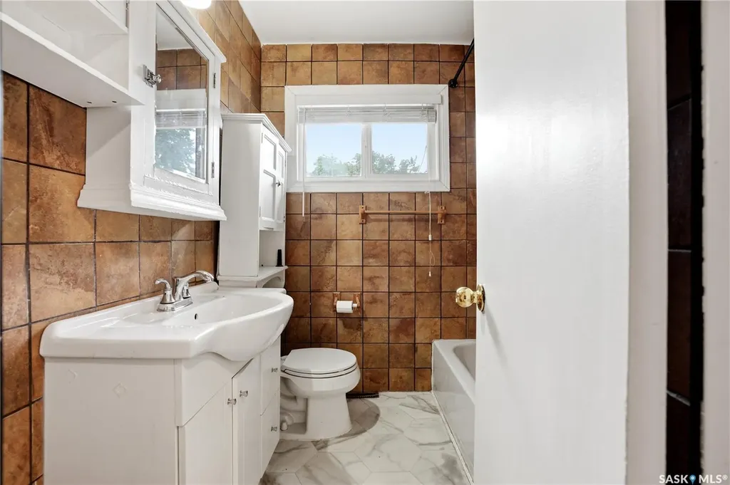 1308 Preston Avenue S Saskatoon SK S7H 2V4