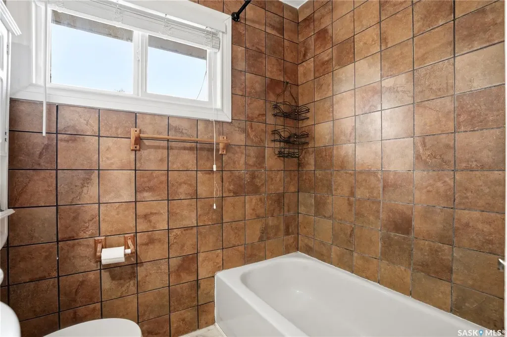 1308 Preston Avenue S Saskatoon SK S7H 2V4