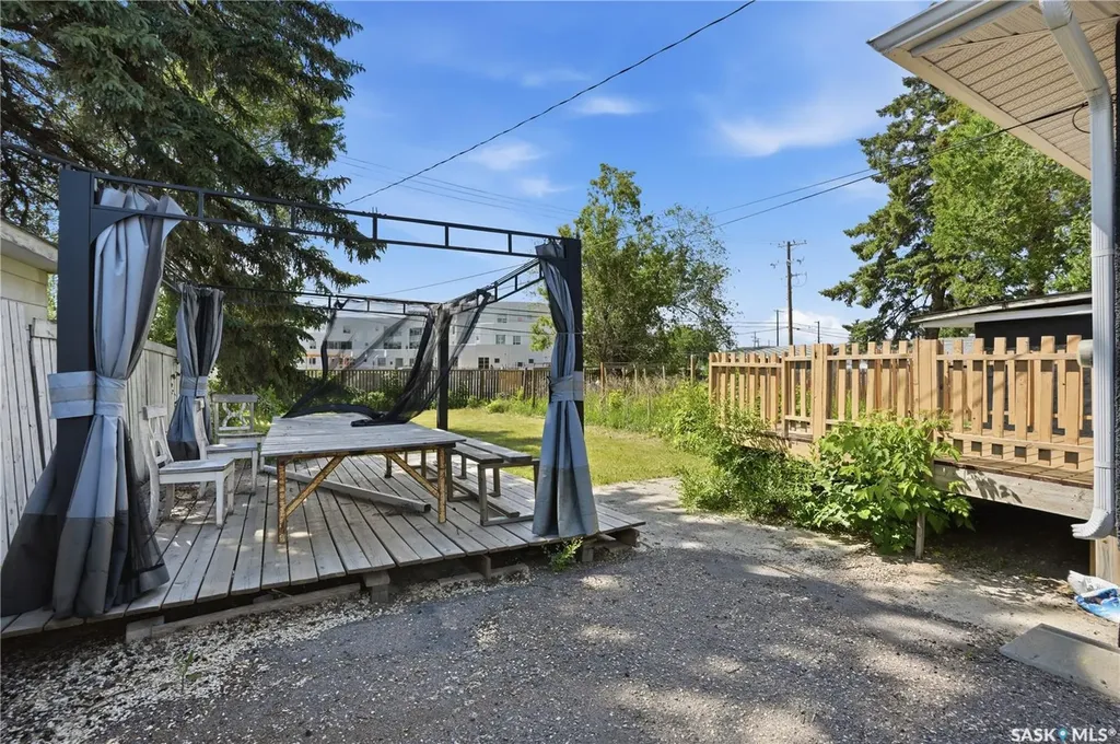 1308 Preston Avenue S Saskatoon SK S7H 2V4