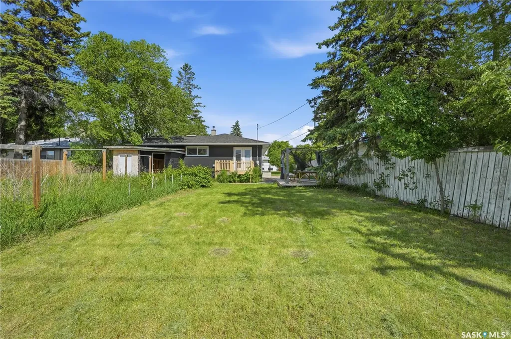 1308 Preston Avenue S Saskatoon SK S7H 2V4