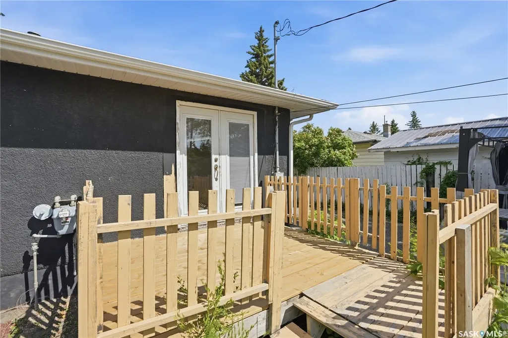 1308 Preston Avenue S Saskatoon SK S7H 2V4