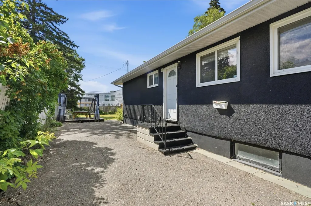 1308 Preston Avenue S Saskatoon SK S7H 2V4