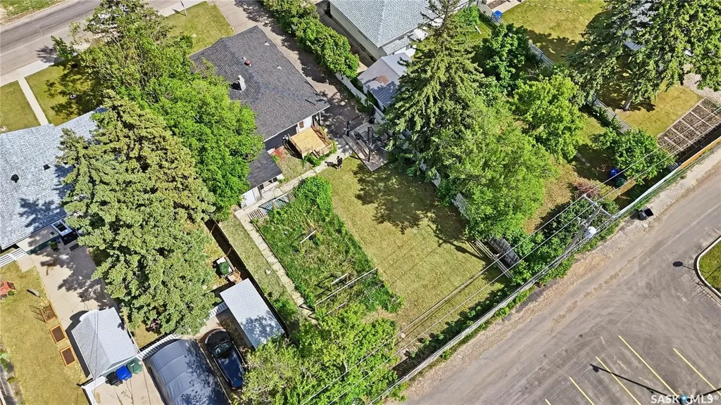 1308 Preston Avenue S Saskatoon SK S7H 2V4
