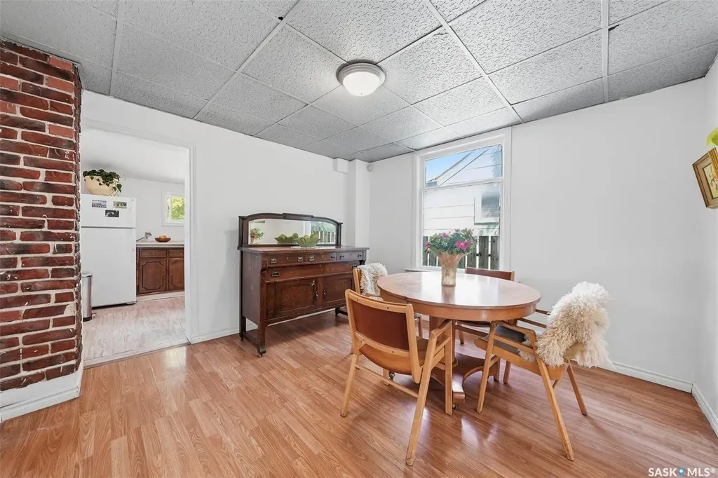 611 J Avenue S Saskatoon SK S7M 2A9