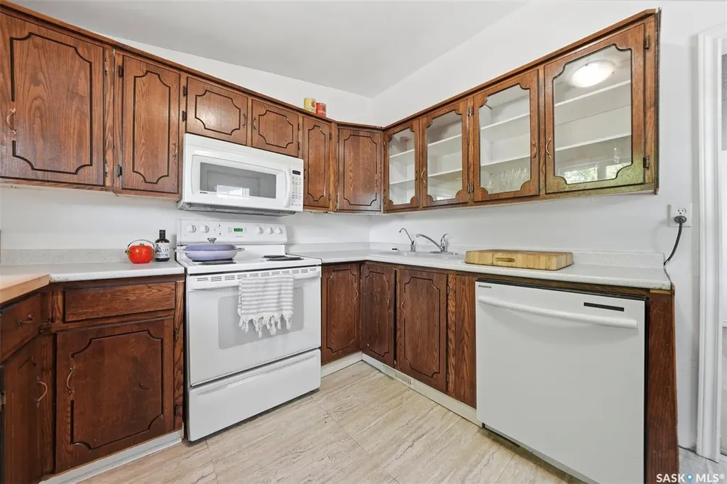 611 J Avenue S Saskatoon SK S7M 2A9