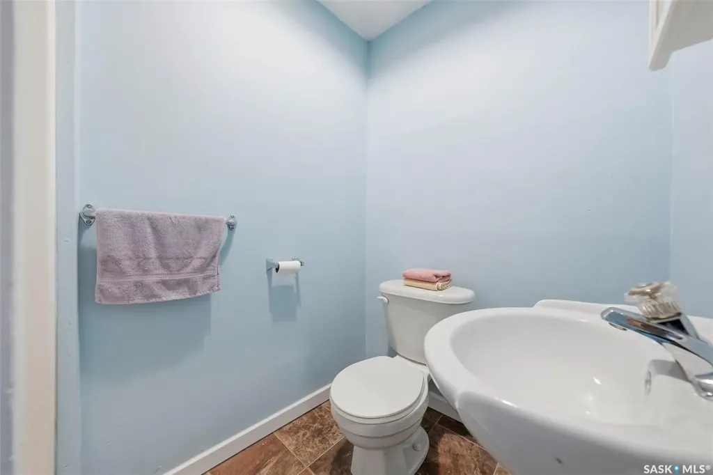 611 J Avenue S Saskatoon SK S7M 2A9