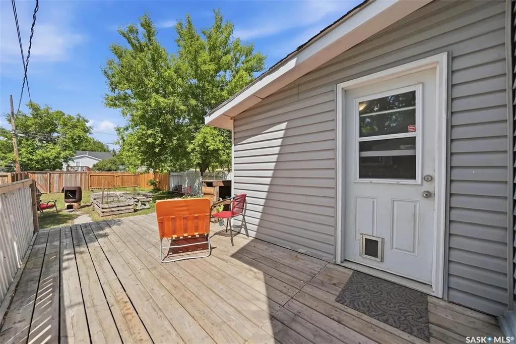 611 J Avenue S Saskatoon SK S7M 2A9