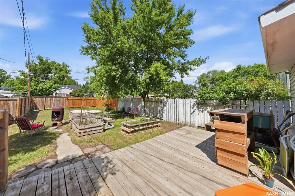 611 J Avenue S Saskatoon SK S7M 2A9