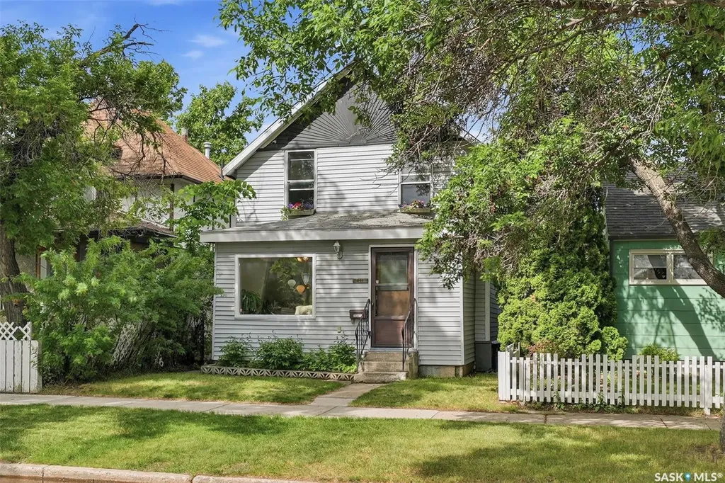 611 J Avenue S Saskatoon SK S7M 2A9